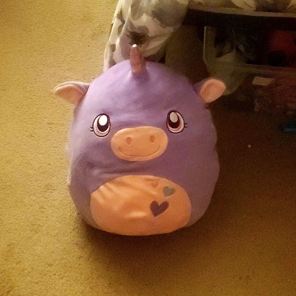 Unicorn squshmello and potion light